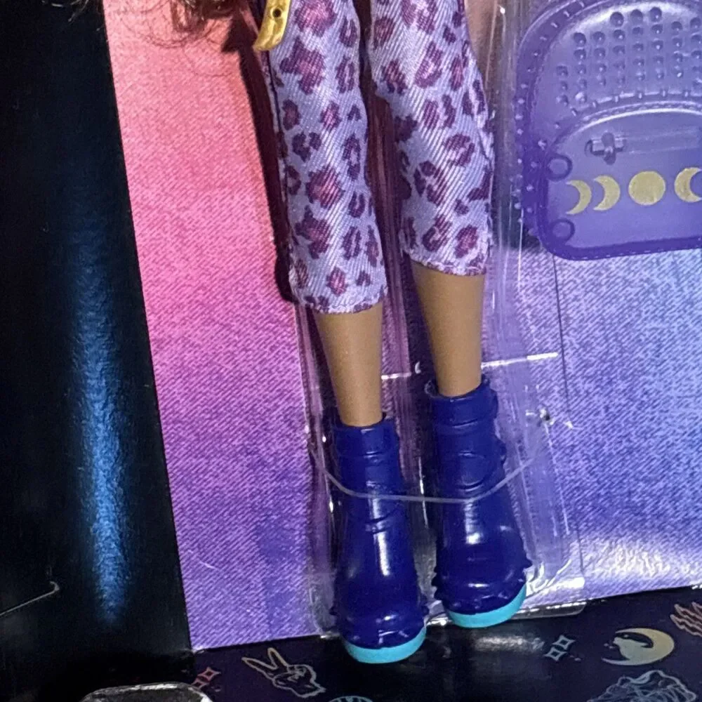 Monster High Clawdeen Wolf Doll Purple Hair Fashion Accessories No Pet NEW Open
